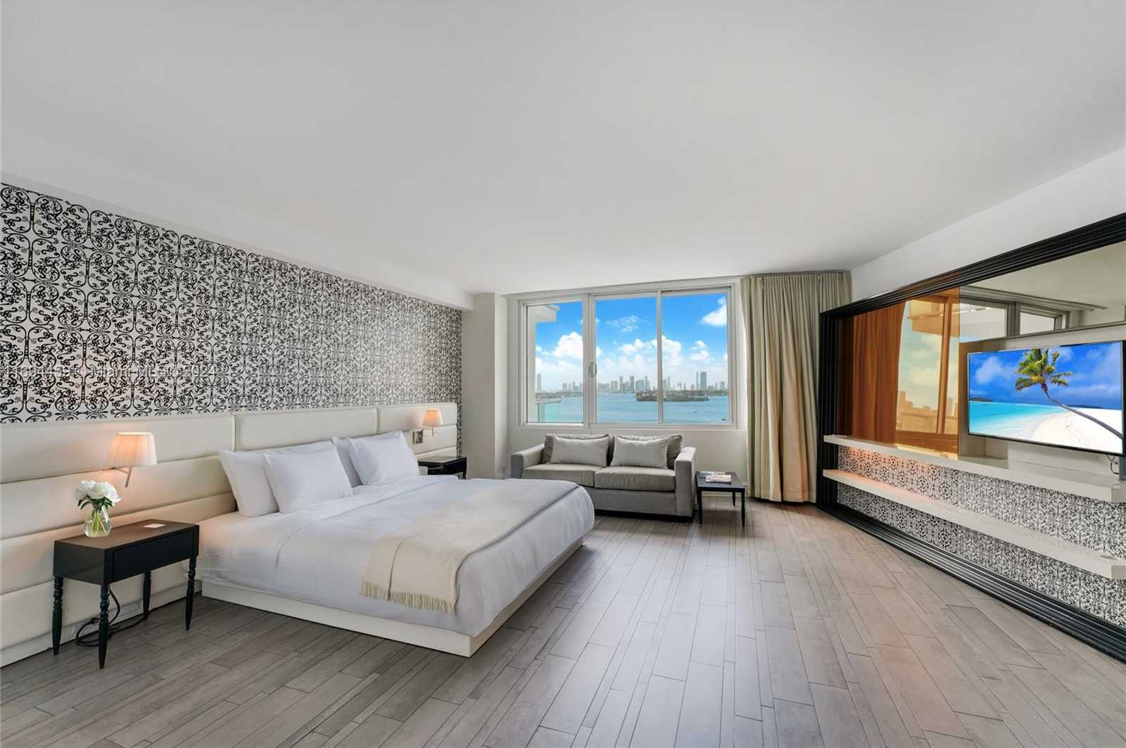 Small Image of 1100 WEST AVE #918, Miami Beach Number 2