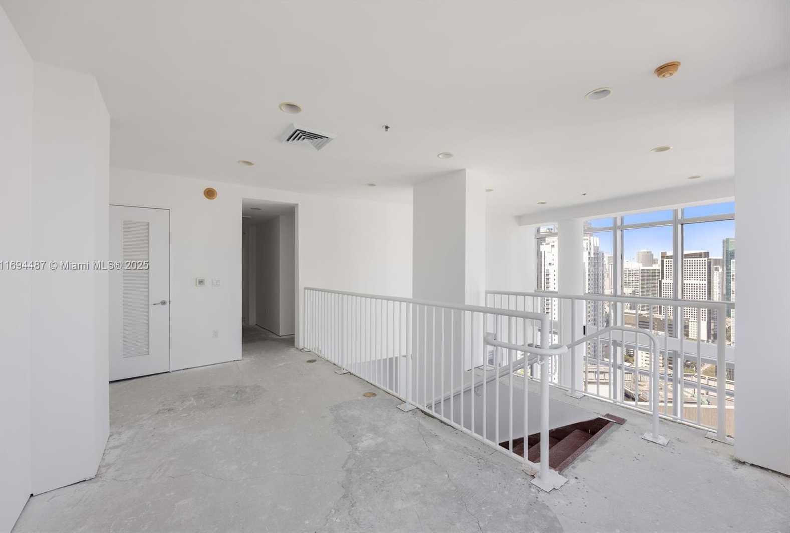 Small Image of 1395 BRICKELL AVE #3410, Miami Number 8