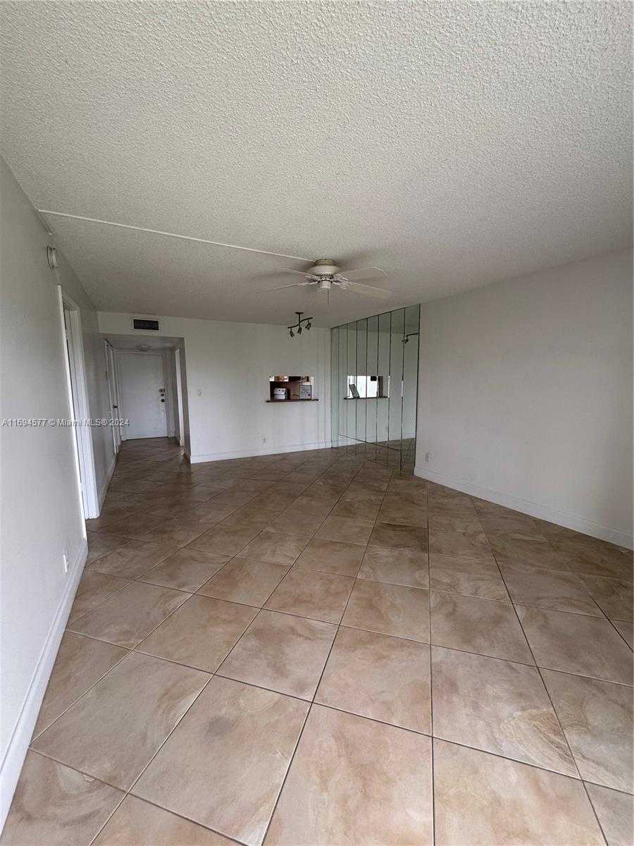 Small Image of 950 HILLCREST DR #302, Hollywood Number 12