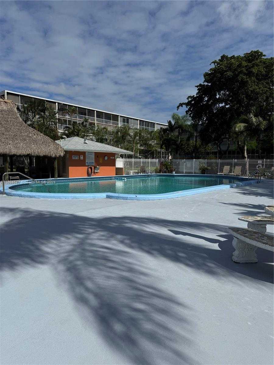 Small Image of 950 HILLCREST DR #302, Hollywood Number 16