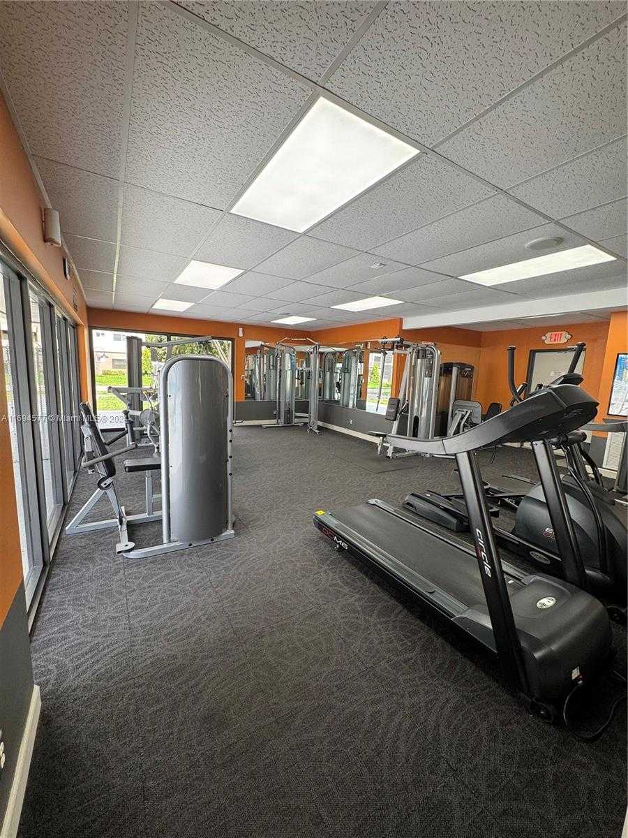 Small Image of 950 HILLCREST DR #302, Hollywood Number 20