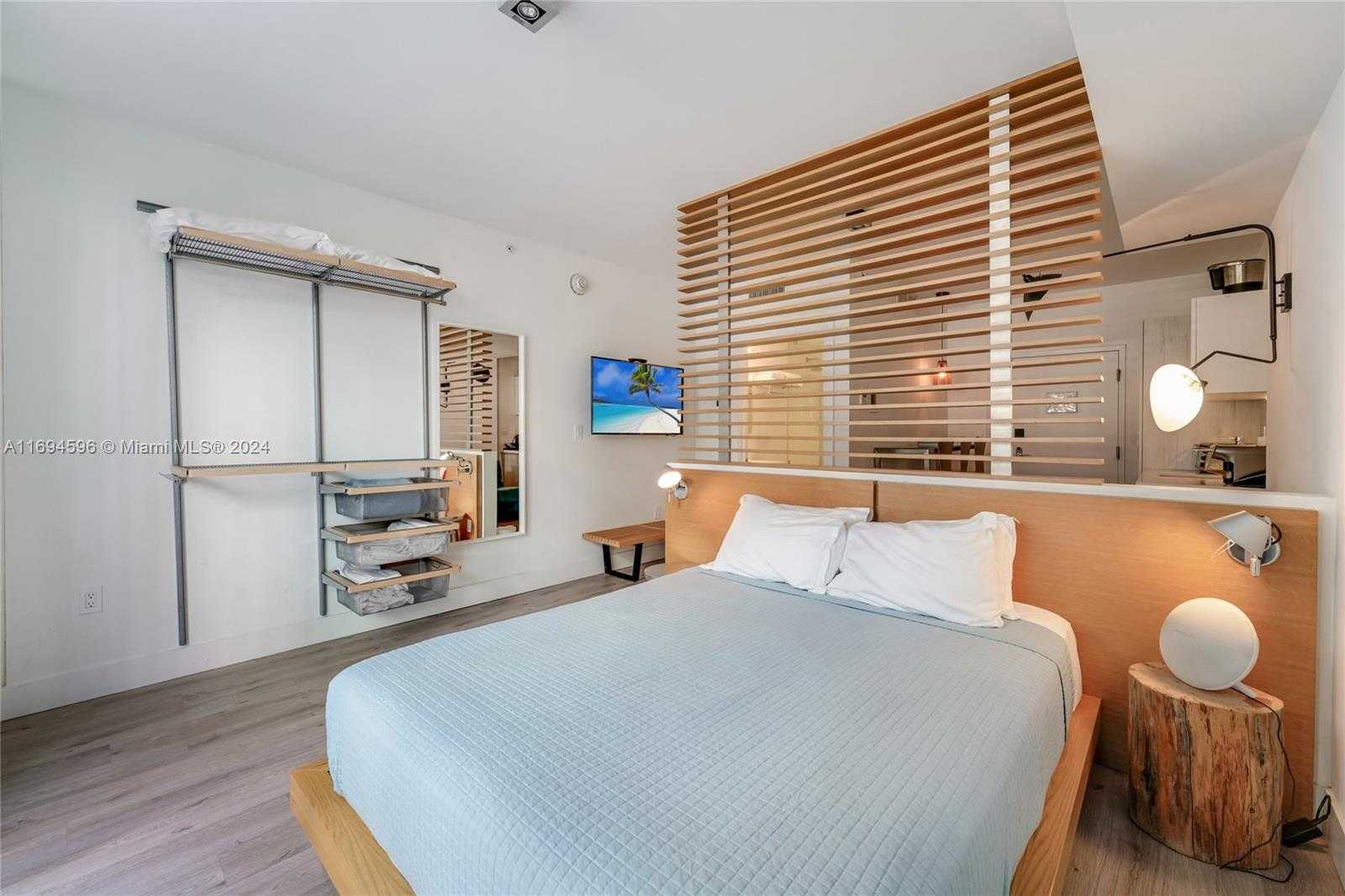 Small Image of 6080 COLLINS AVE #102, Miami Beach Number 3