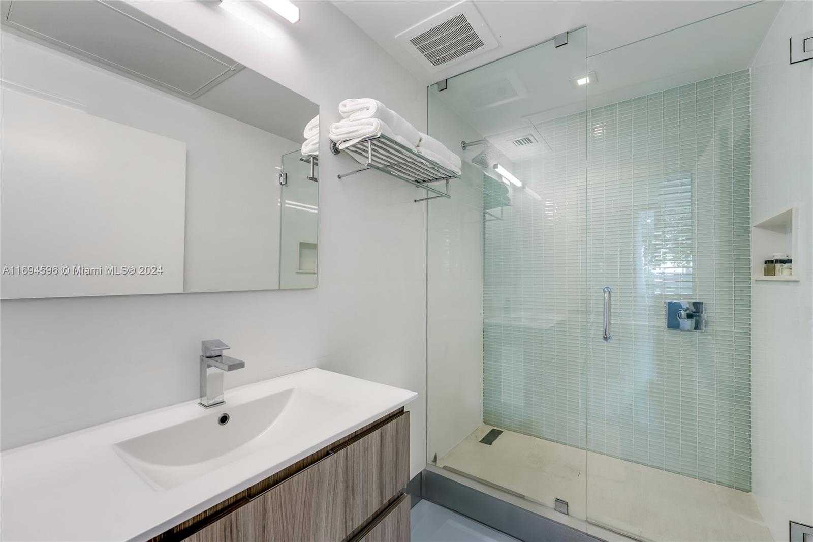 Small Image of 6080 COLLINS AVE #102, Miami Beach Number 5