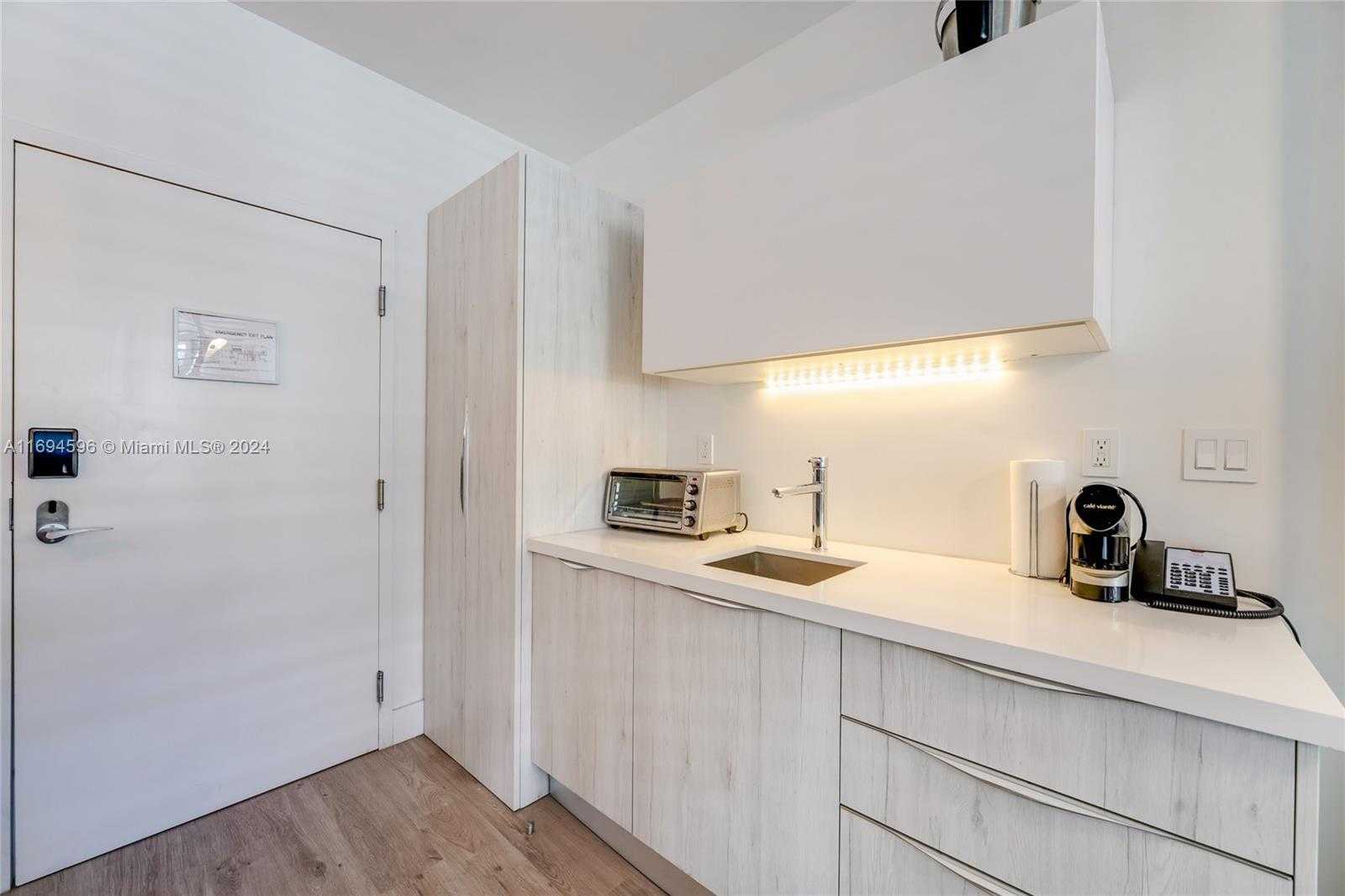 Small Image of 6080 COLLINS AVE #102, Miami Beach Number 7