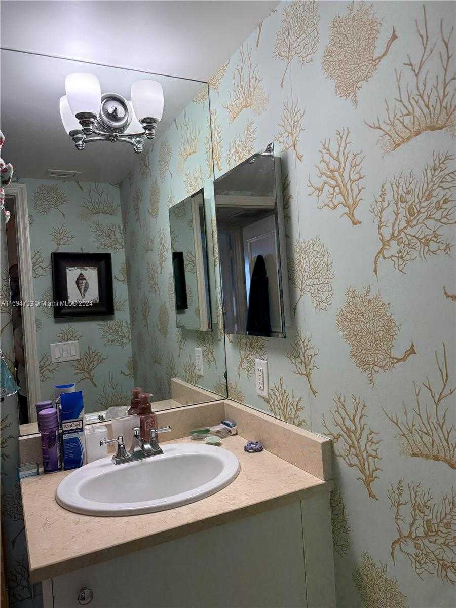 Small Image of 20000 EAST COUNTRY CLUB DR #803, Aventura Number 14