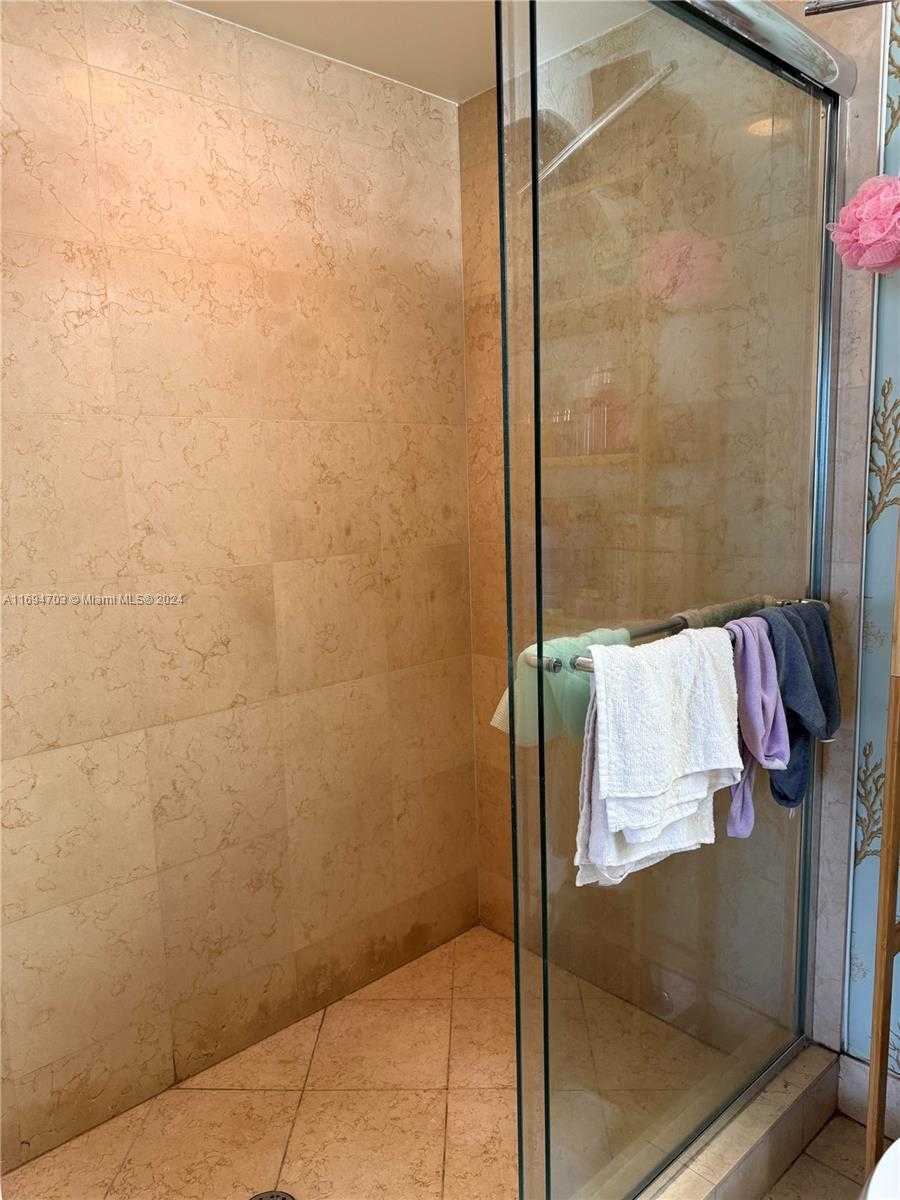 Small Image of 20000 EAST COUNTRY CLUB DR #803, Aventura Number 16