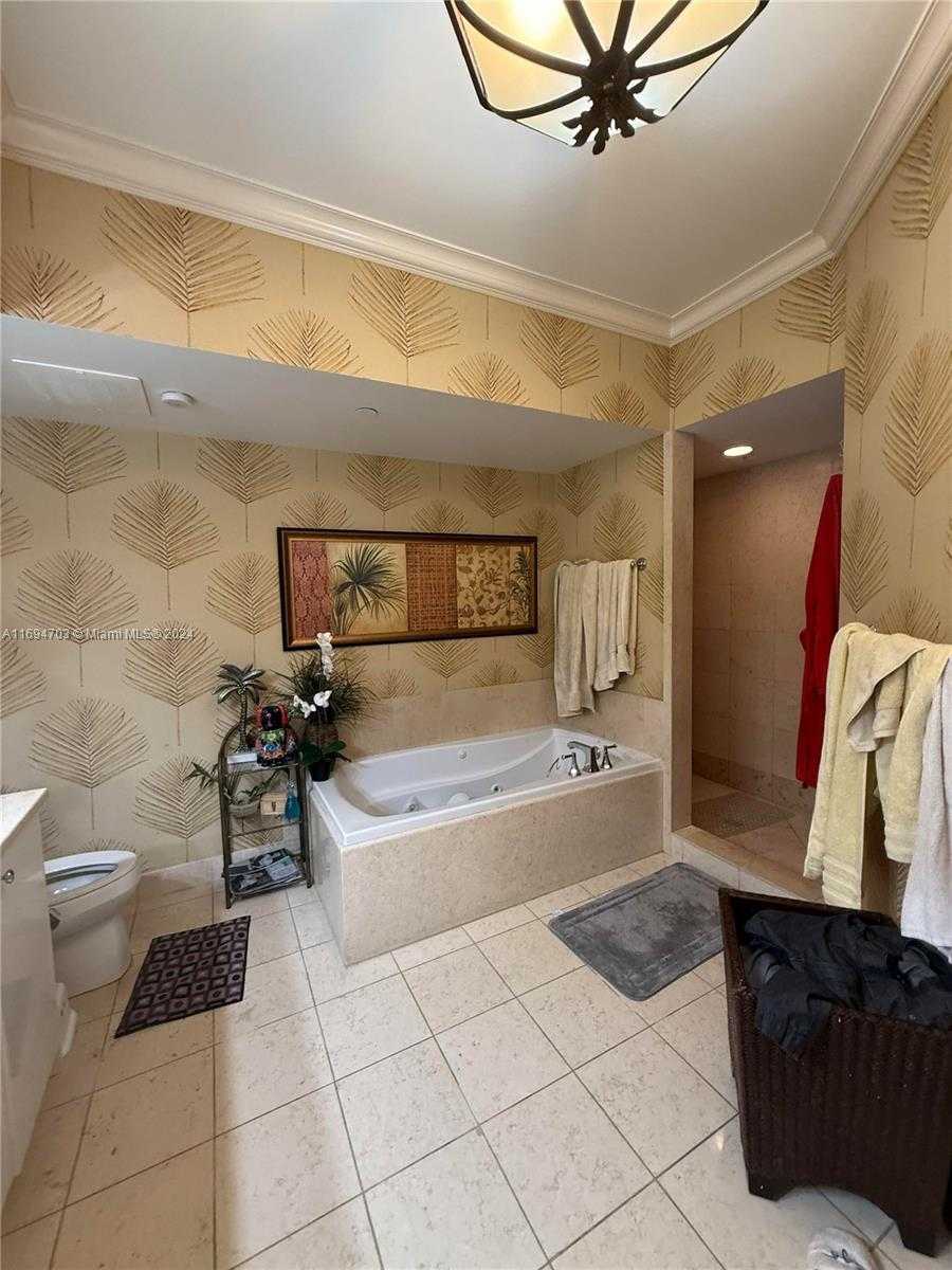 Small Image of 20000 EAST COUNTRY CLUB DR #803, Aventura Number 3