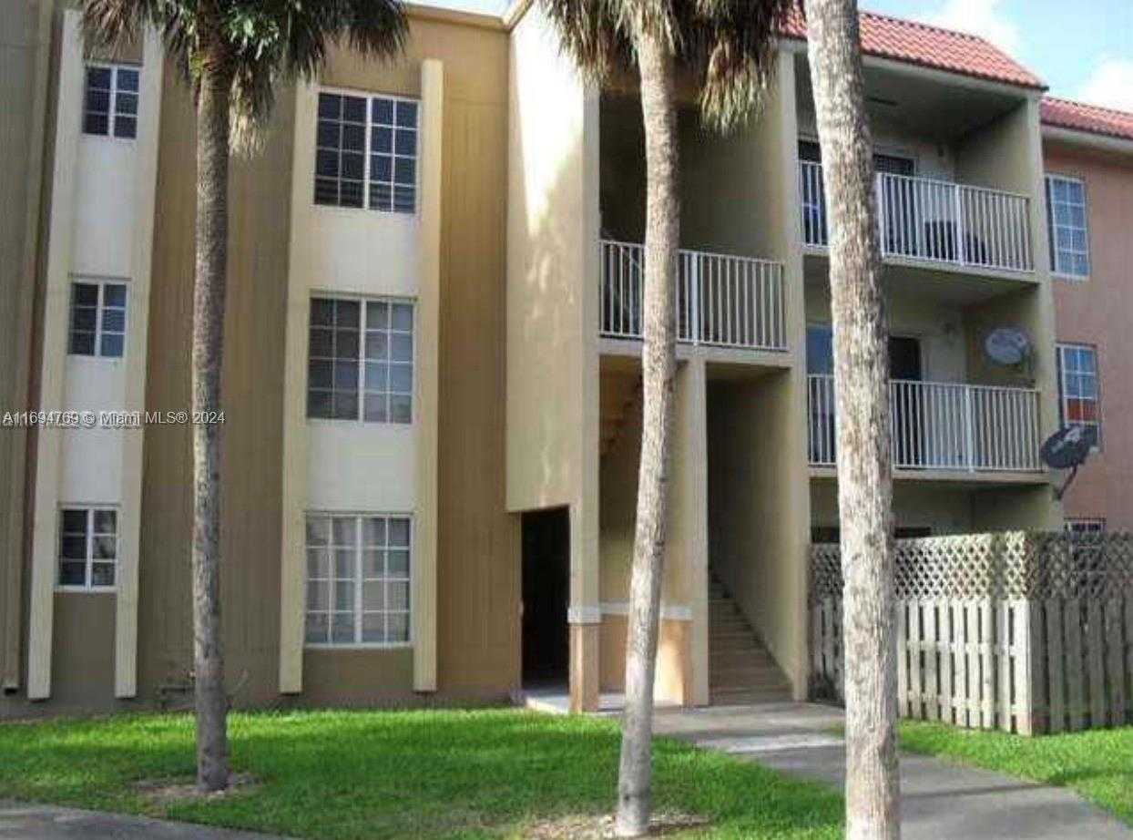 Small Image of 5201 GENEVA WAY #301, Doral Number 5