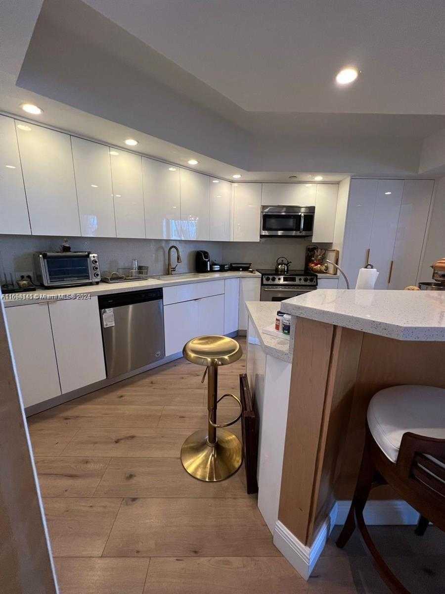 Small Image of 3000 ISLAND BLVD #1201, Aventura Number 12