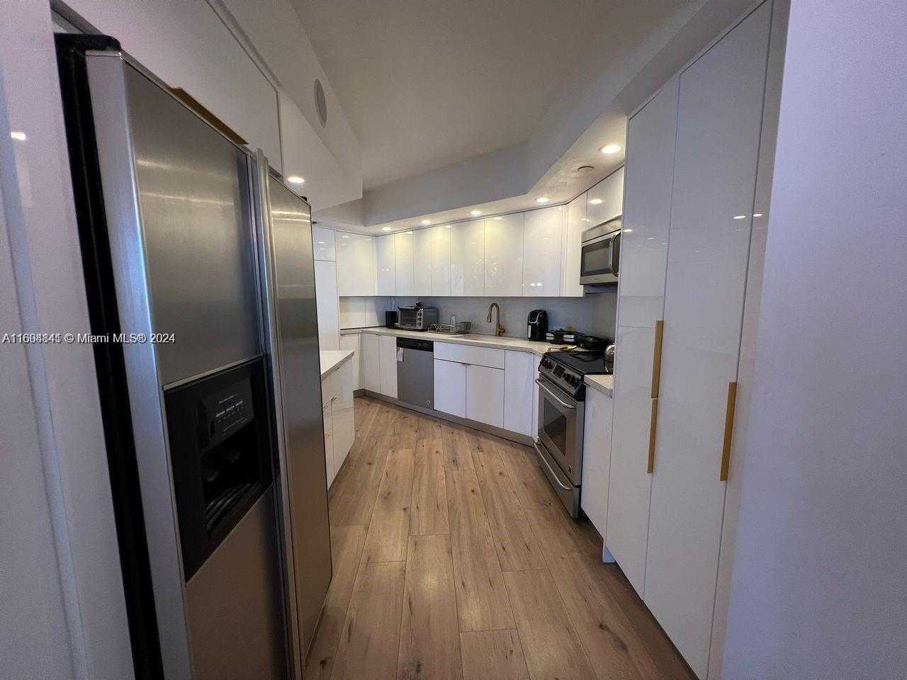 Small Image of 3000 ISLAND BLVD #1201, Aventura Number 13