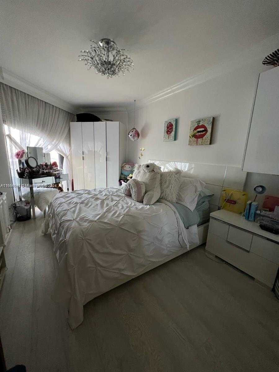 Small Image of 3000 ISLAND BLVD #1201, Aventura Number 17