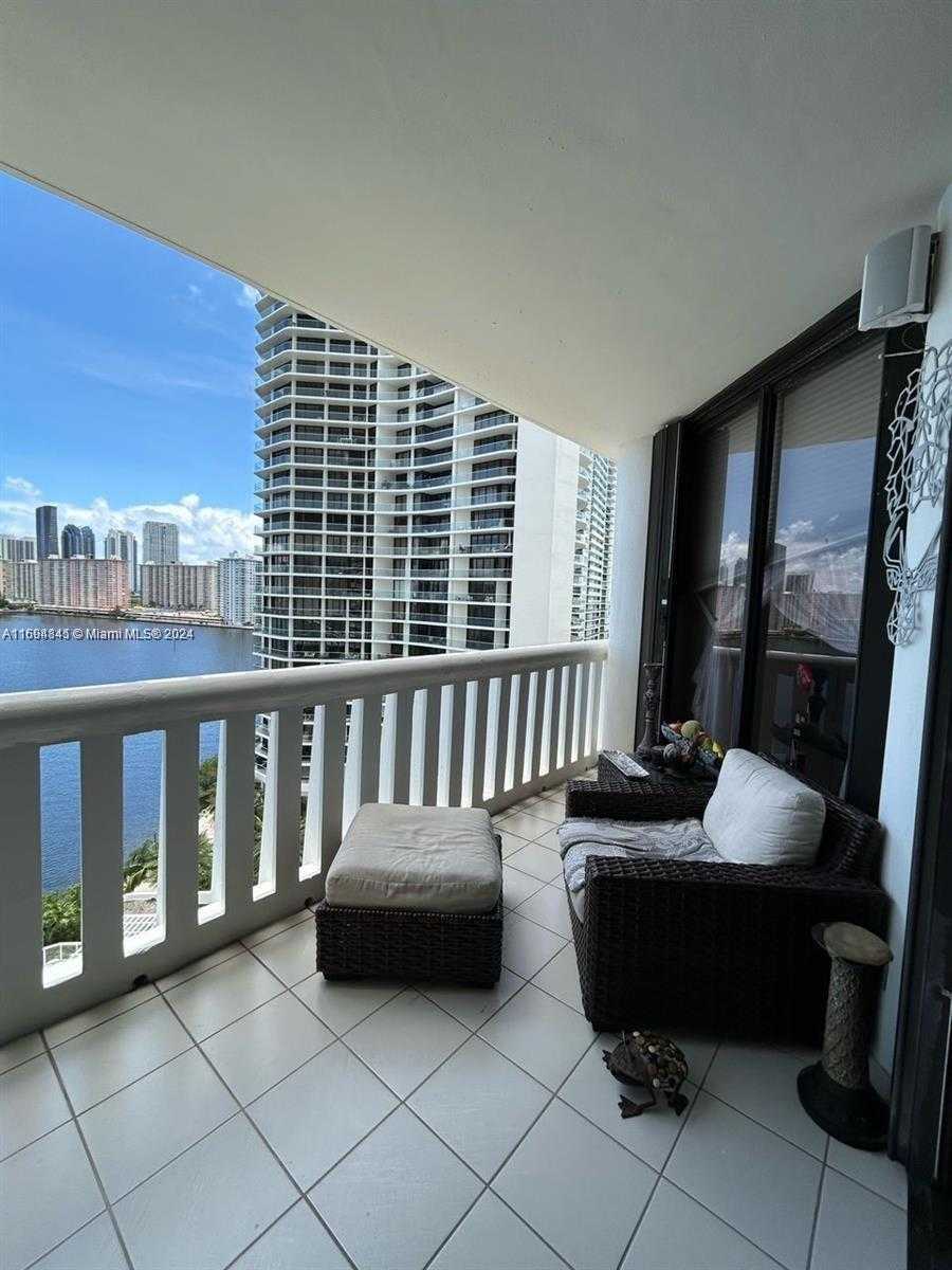 Small Image of 3000 ISLAND BLVD #1201, Aventura Number 25