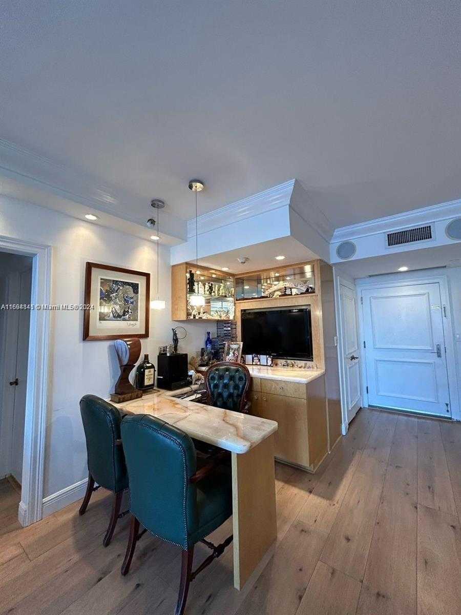 Small Image of 3000 ISLAND BLVD #1201, Aventura Number 7