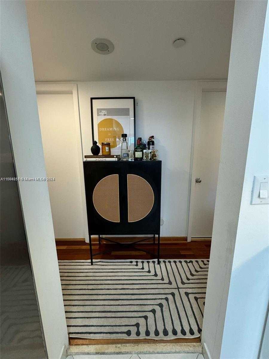 Small Image of 21205 YACHT CLUB DR #401, Aventura Number 10