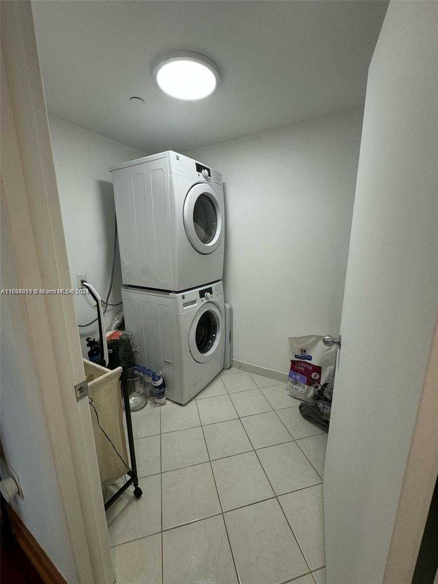 Small Image of 21205 YACHT CLUB DR #401, Aventura Number 18
