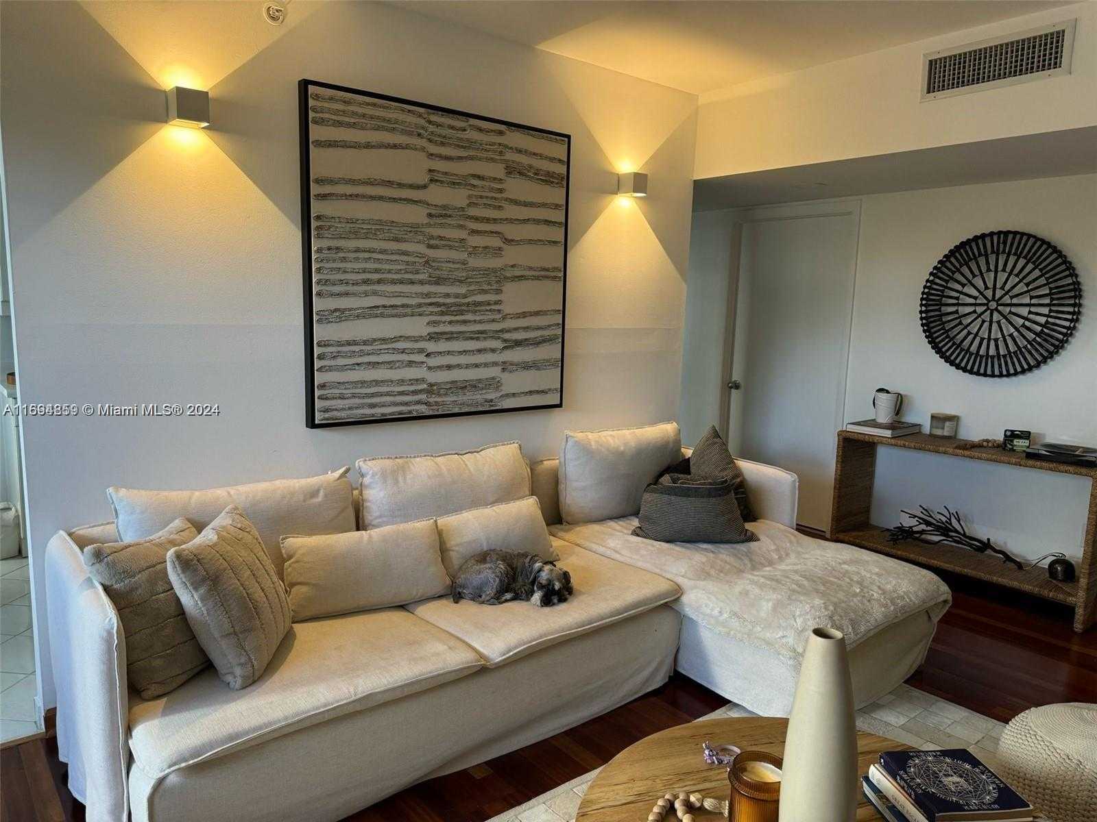 Small Image of 21205 YACHT CLUB DR #401, Aventura Number 3