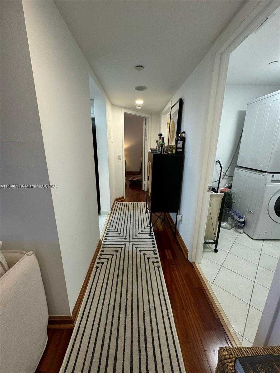 Small Image of 21205 YACHT CLUB DR #401, Aventura Number 9