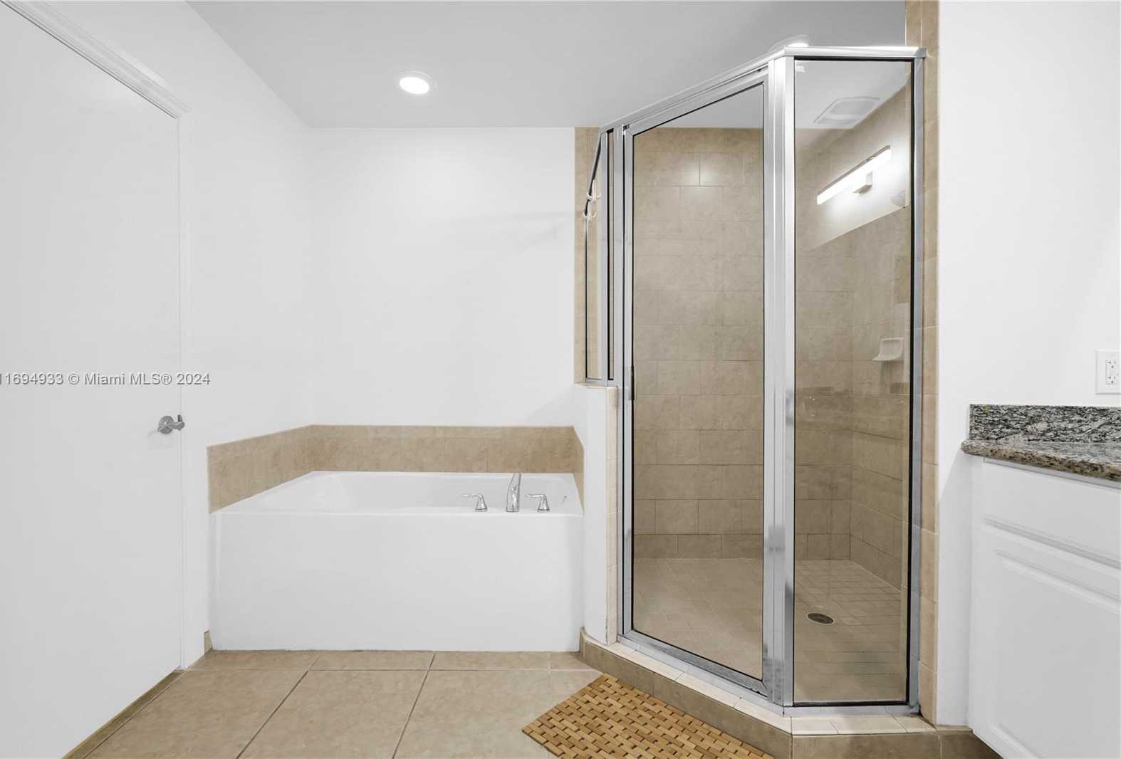 Small Image of 3001 NORTH EAST 185TH ST #610, Aventura Number 59