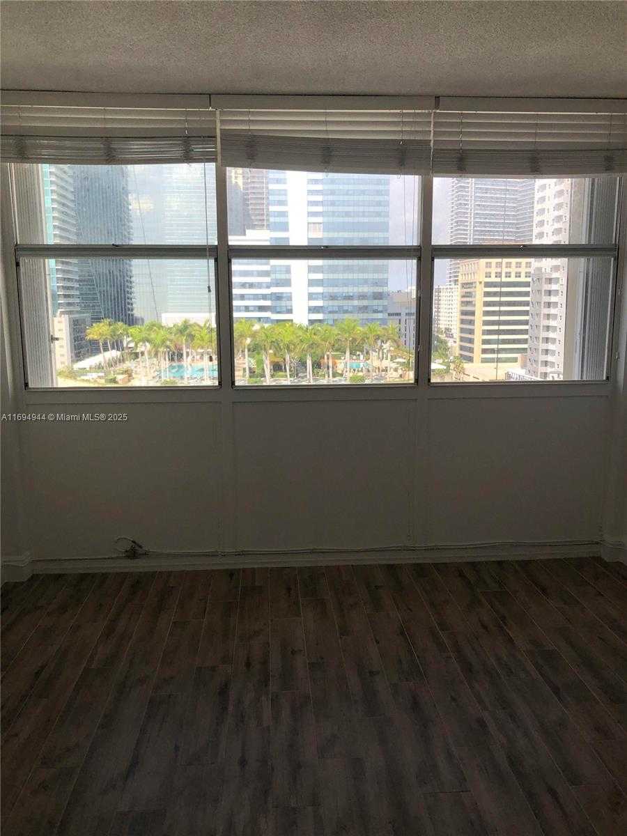 Small Image of 1420 BRICKELL BAY DR #1506D, Miami Number 18