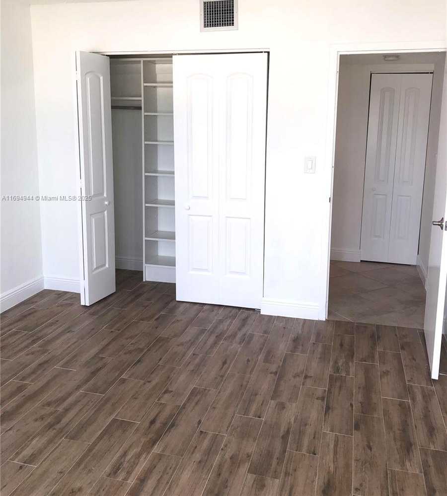 Small Image of 1420 BRICKELL BAY DR #1506D, Miami Number 20