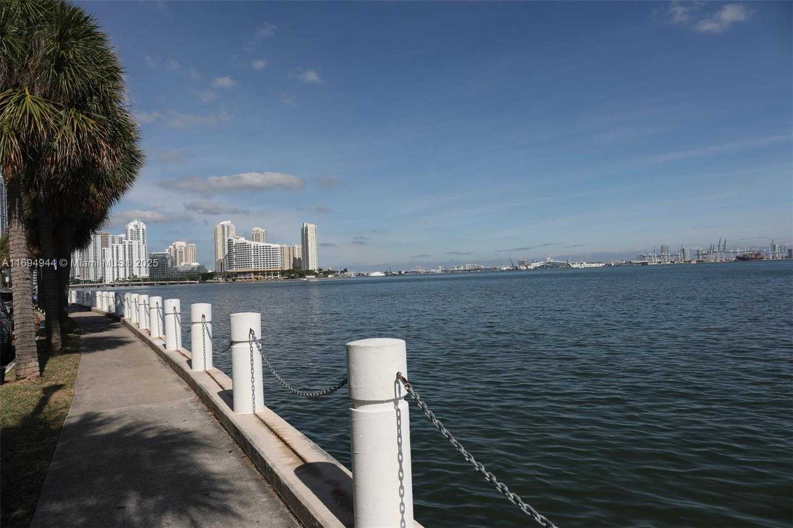 Small Image of 1420 BRICKELL BAY DR #1506D, Miami Number 33