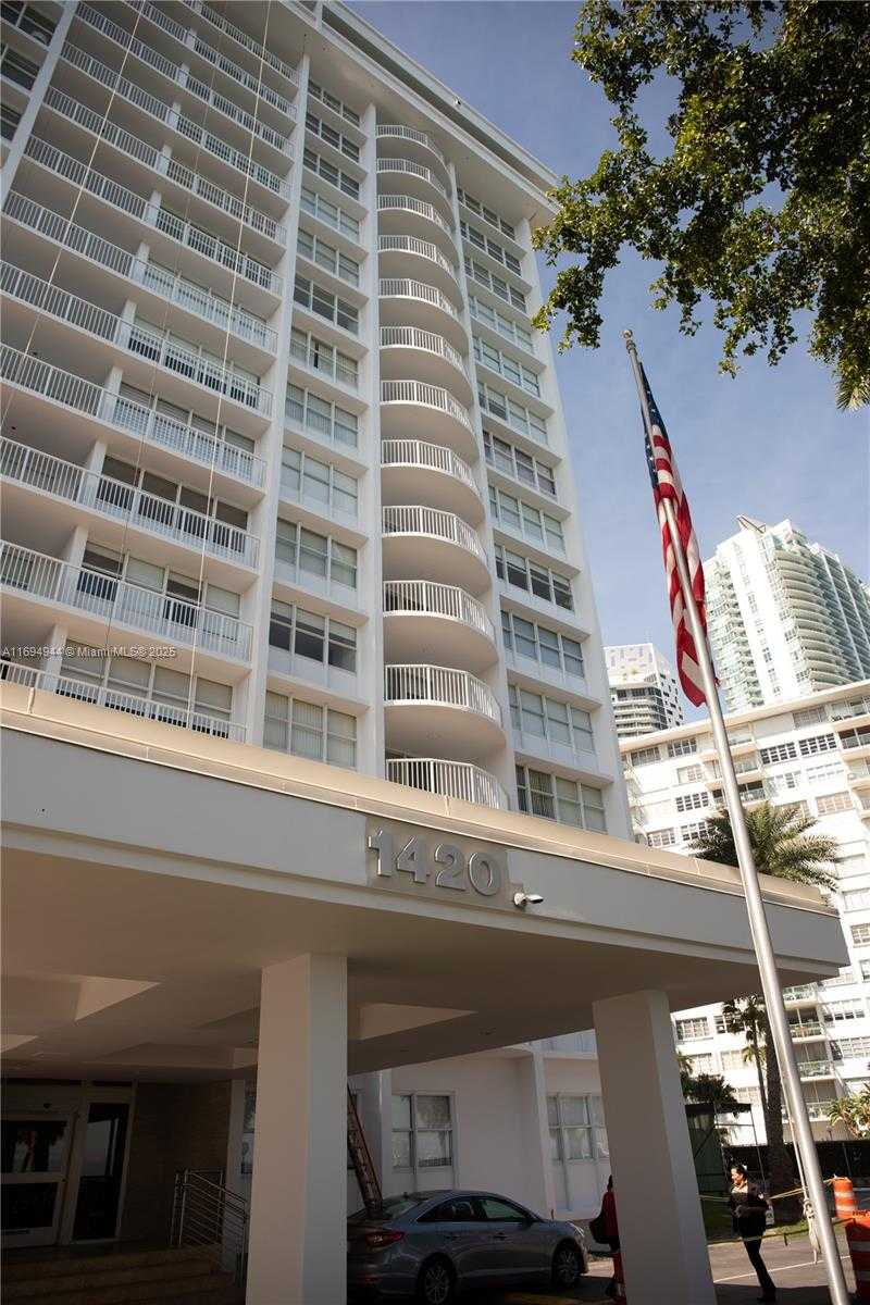 Small Image of 1420 BRICKELL BAY DR #1506D, Miami Number 36