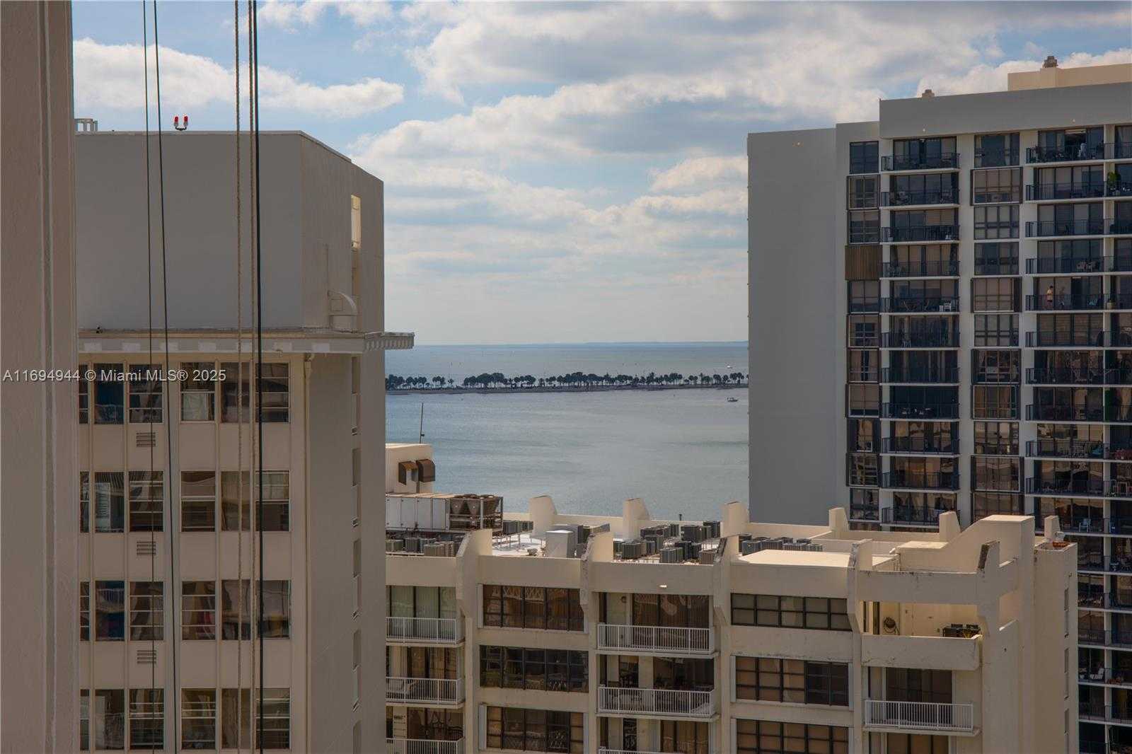 Small Image of 1420 BRICKELL BAY DR #1506D, Miami Number 43