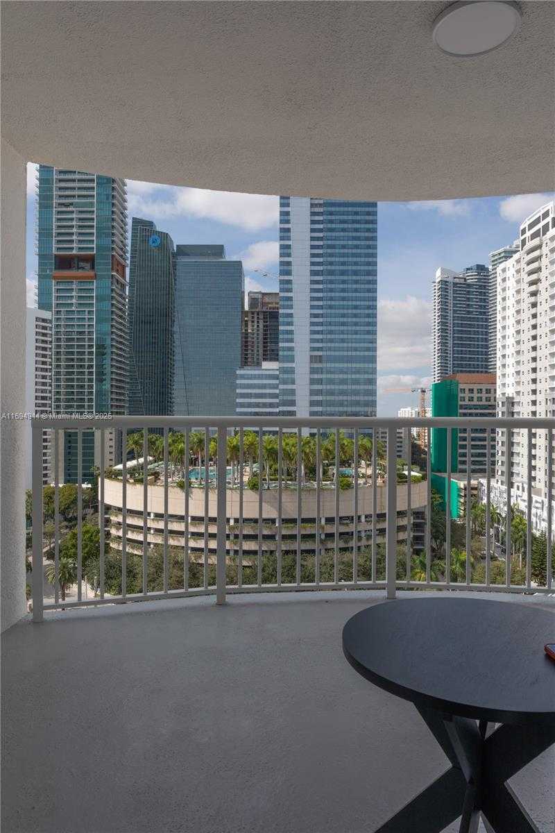 Small Image of 1420 BRICKELL BAY DR #1506D, Miami Number 44