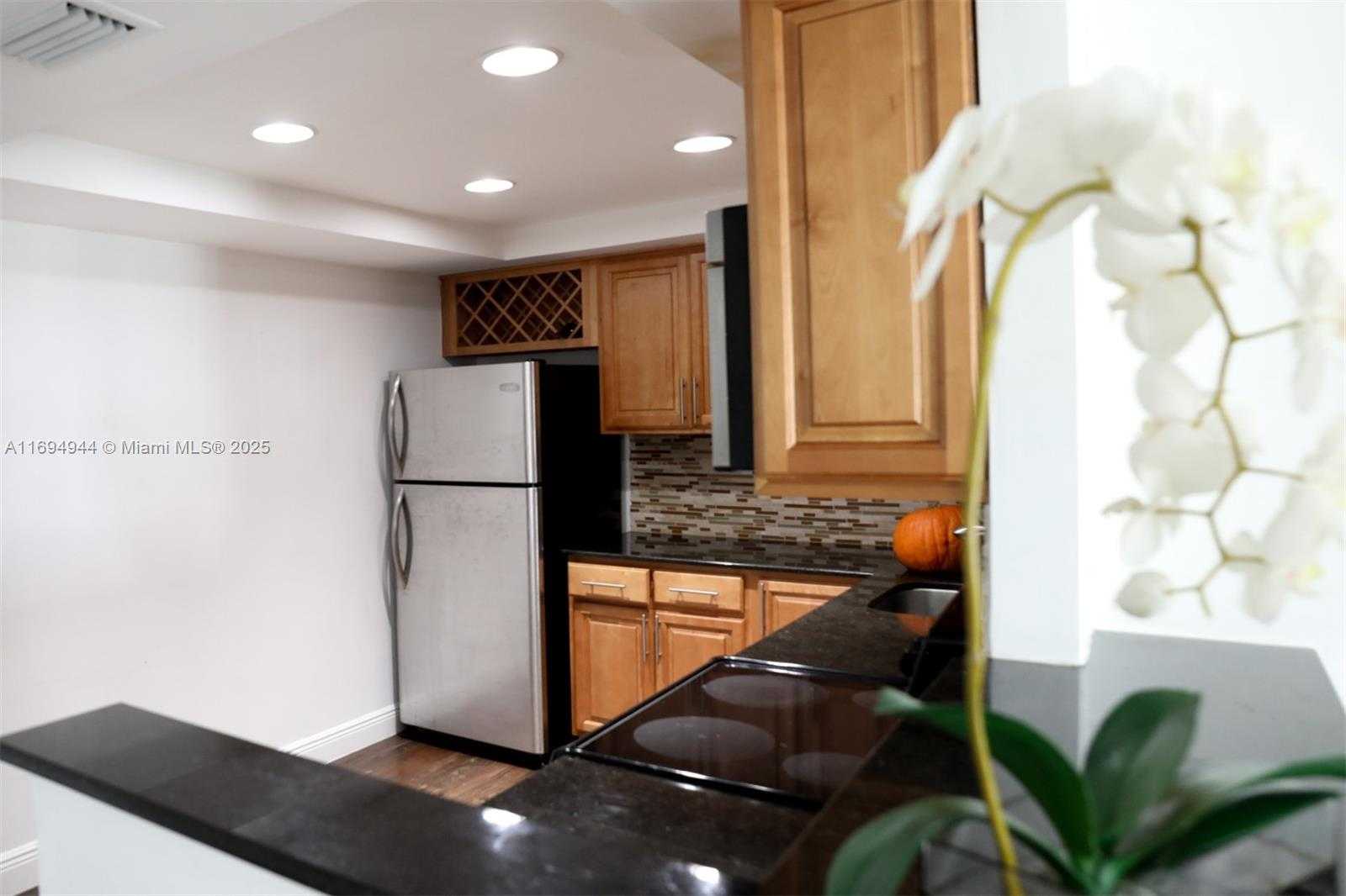 Small Image of 1420 BRICKELL BAY DR #1506D, Miami Number 54