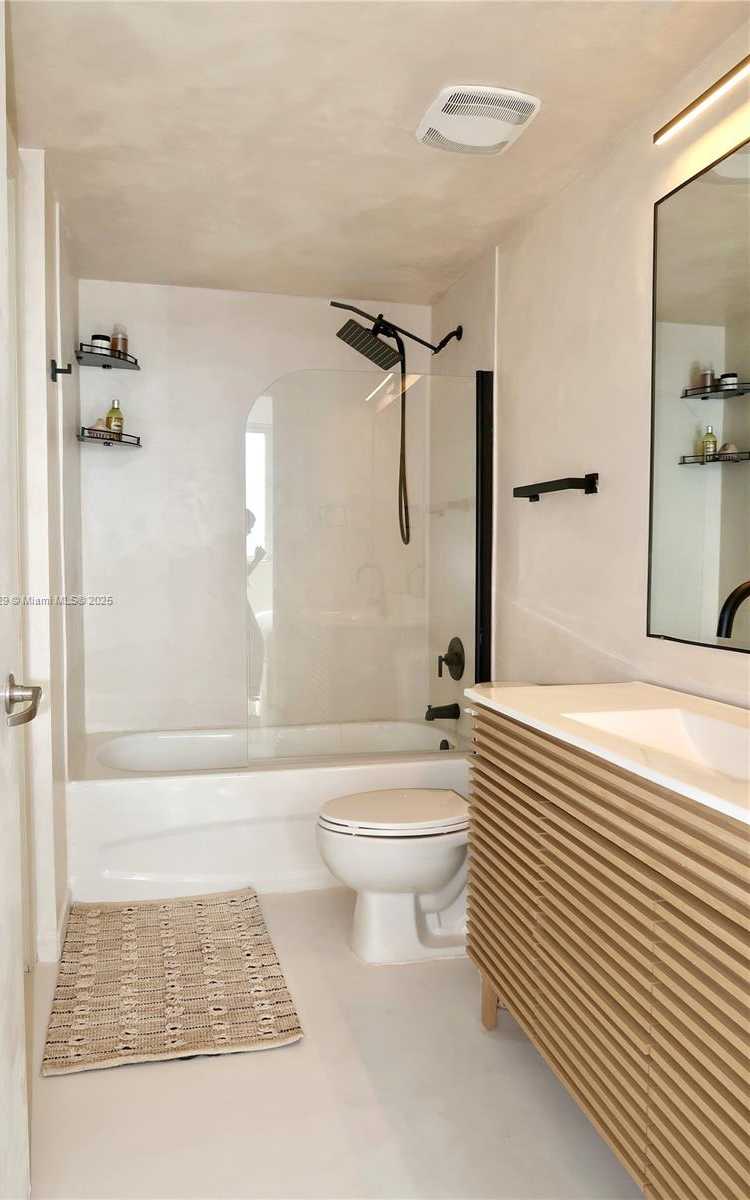 Small Image of 1861 NORTH WEST S RIVER DR #2505, Miami Number 4