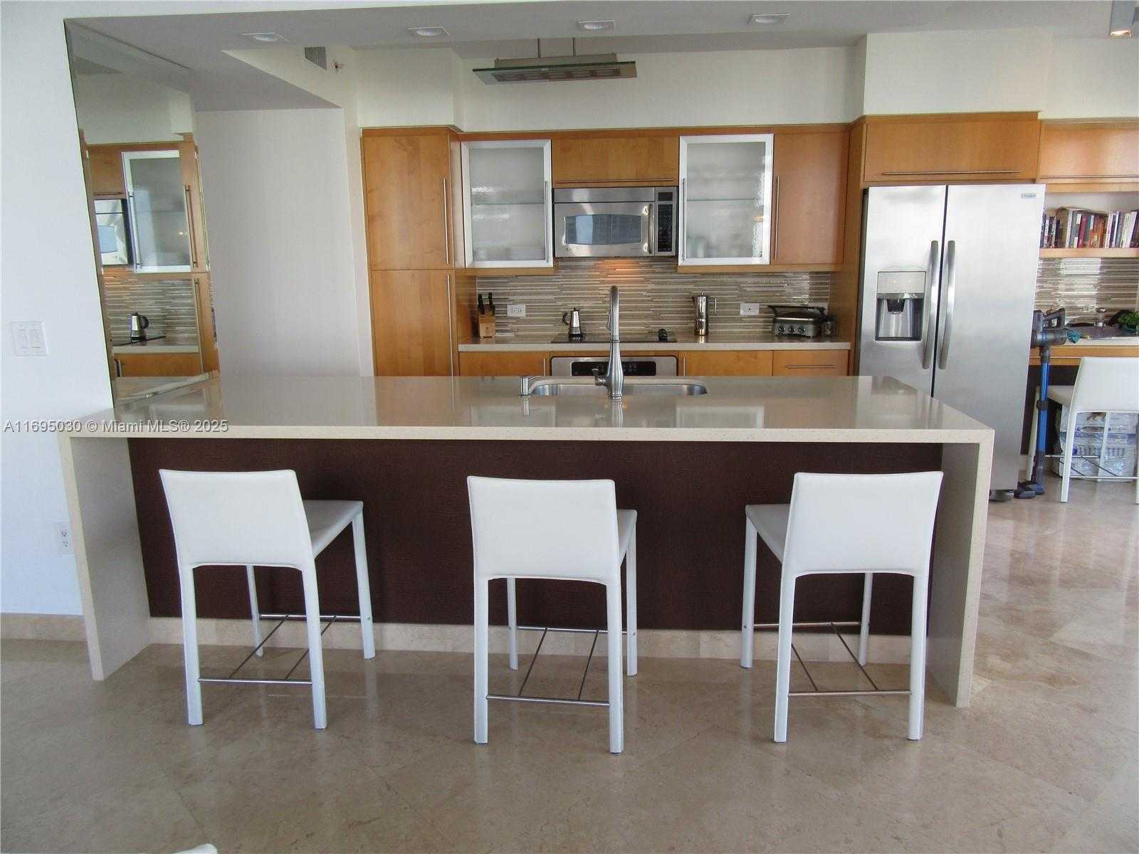 Small Image of 6365 COLLINS AVE #1008, Miami Beach Number 16