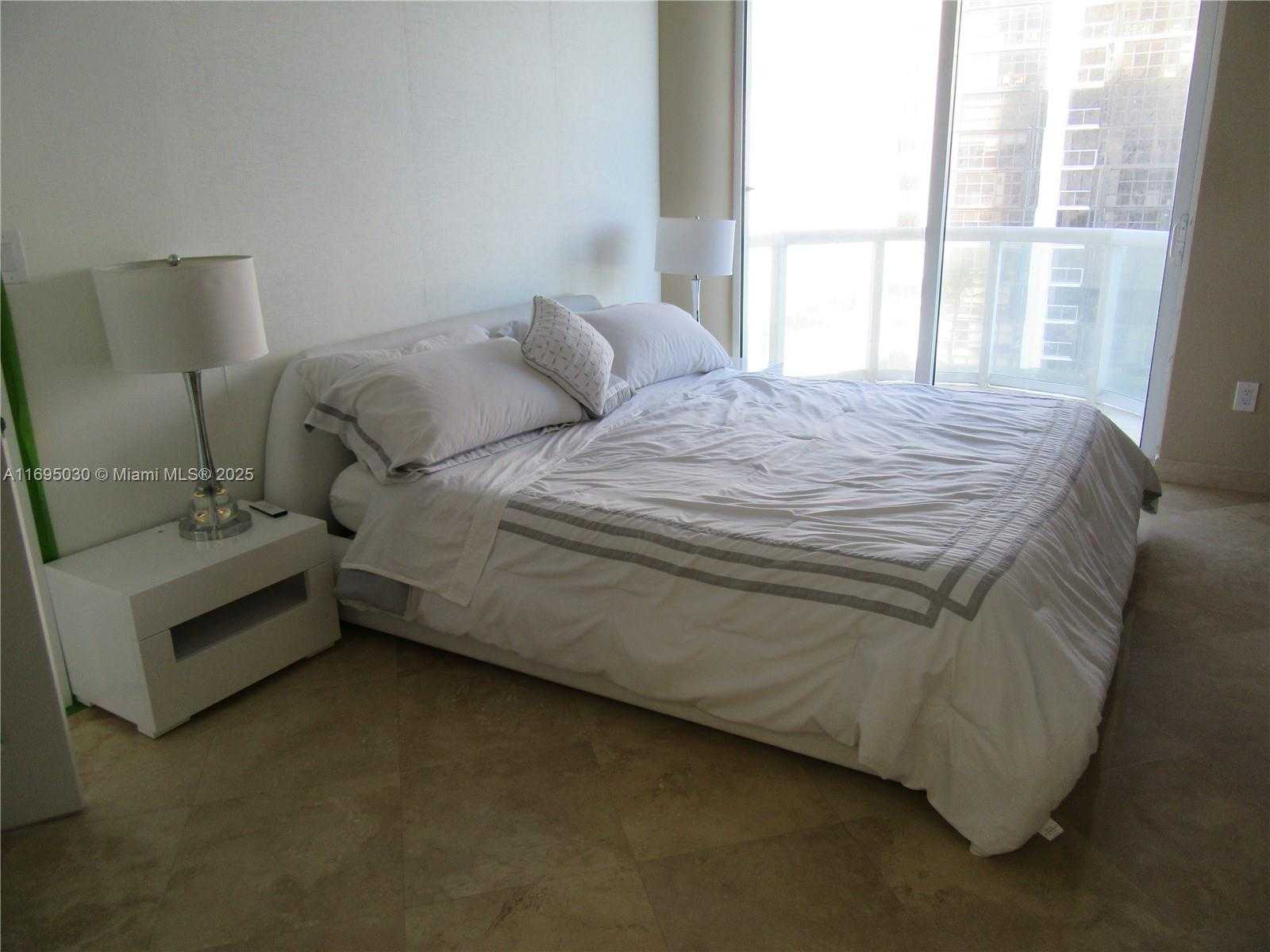 Small Image of 6365 COLLINS AVE #1008, Miami Beach Number 21