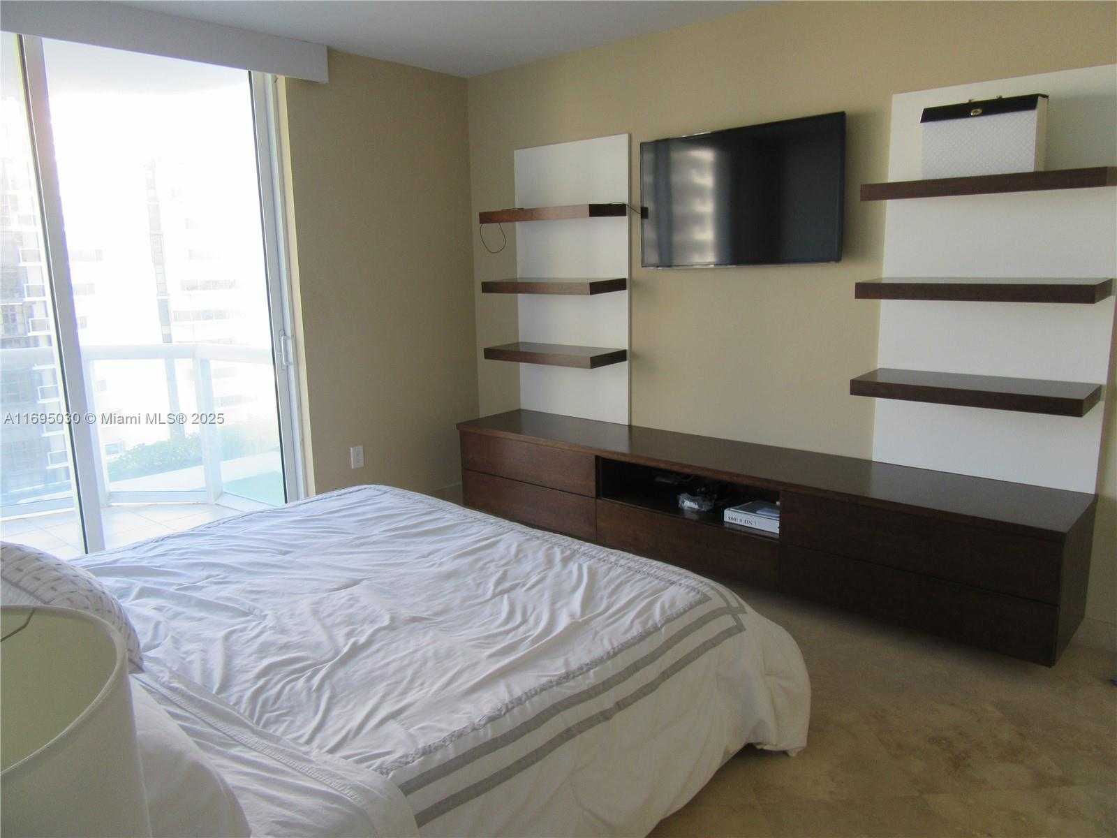 Small Image of 6365 COLLINS AVE #1008, Miami Beach Number 22
