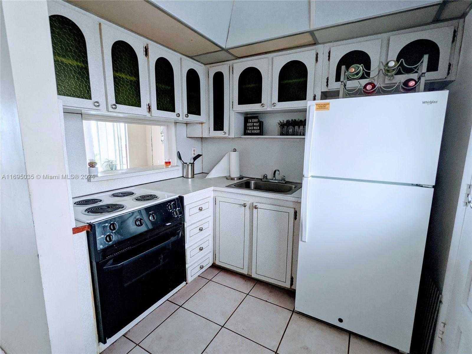 Small Image of 3020 MARCOS DR #S311, Aventura Number 6