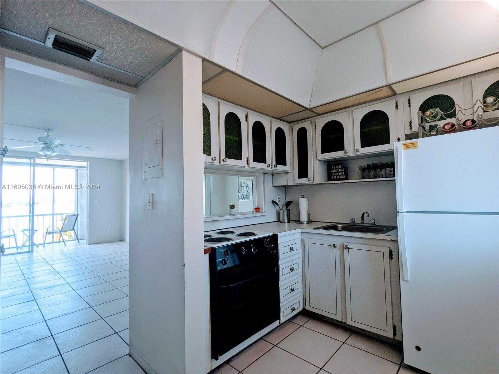 Small Image of 3020 MARCOS DR #S311, Aventura Number 9