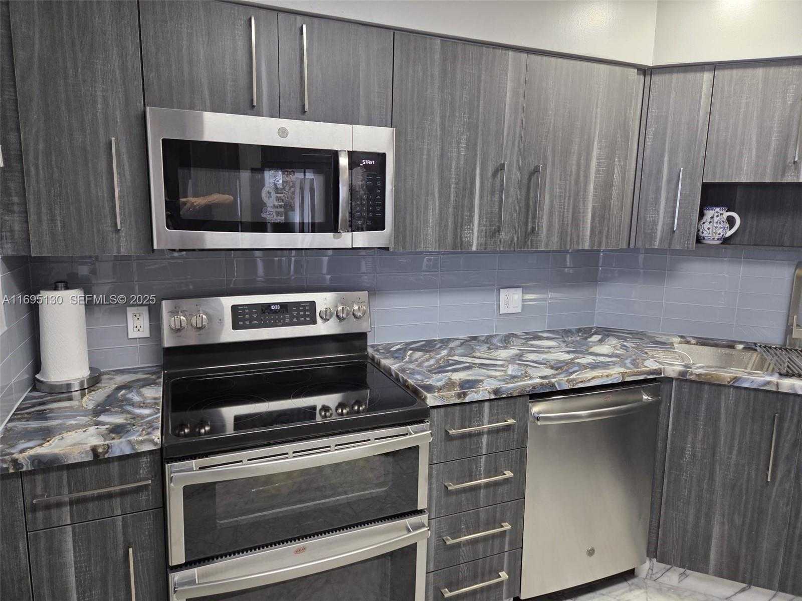 Small Image of 5161 COLLINS AVE #1714, Miami Beach Number 31