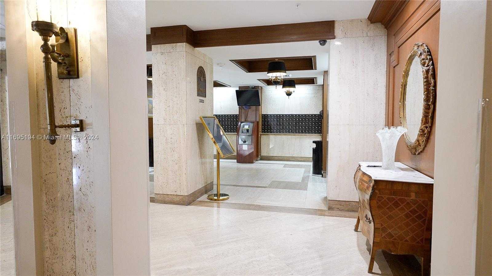 Small Image of 6039 COLLINS AVE #412, Miami Beach Number 10