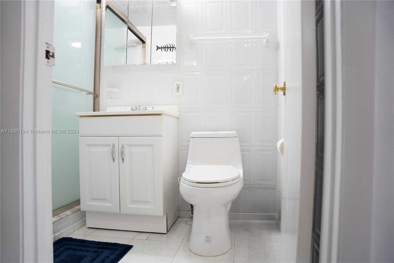 Small Image of 6039 COLLINS AVE #412, Miami Beach Number 17