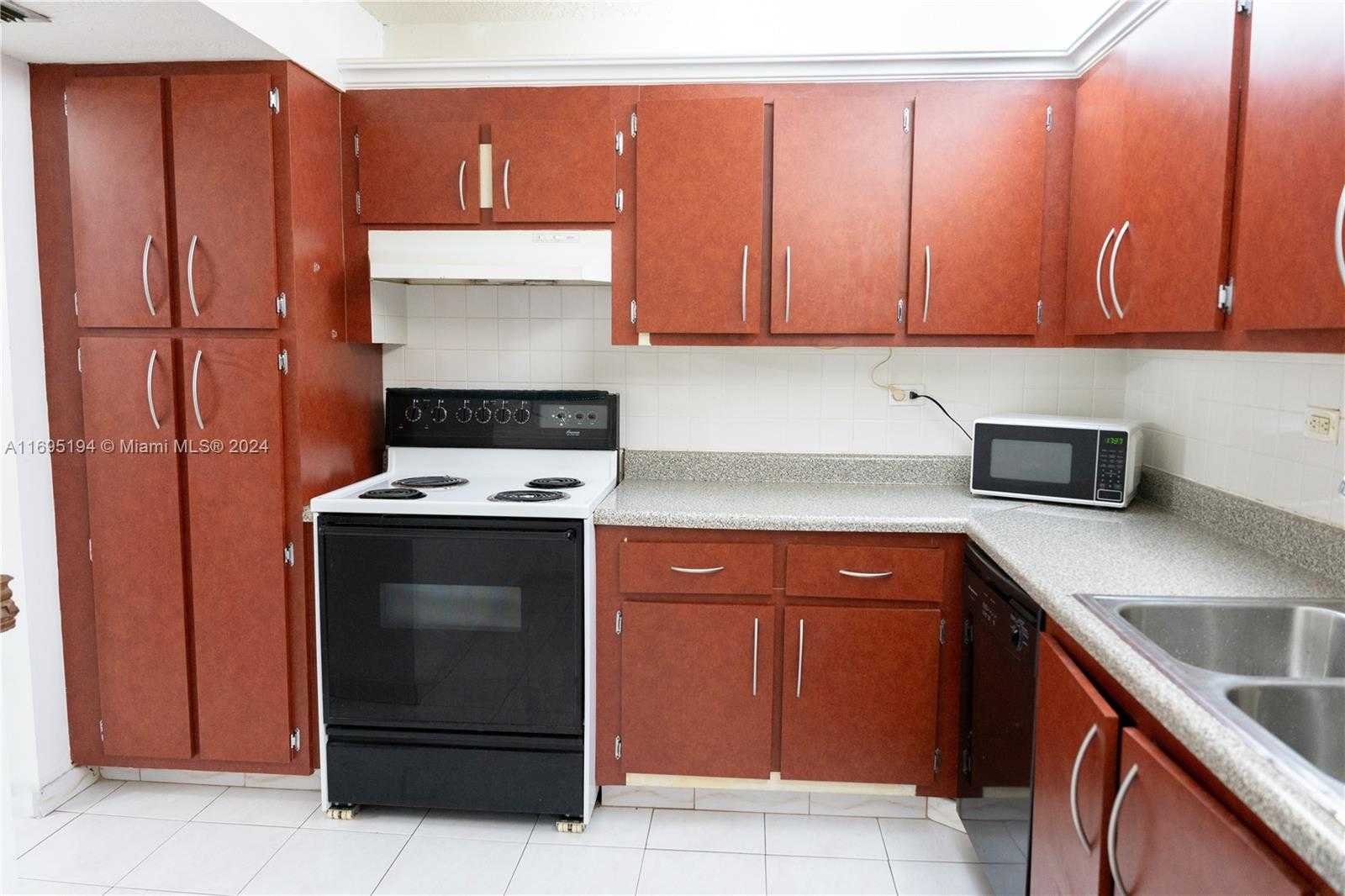 Small Image of 6039 COLLINS AVE #412, Miami Beach Number 18