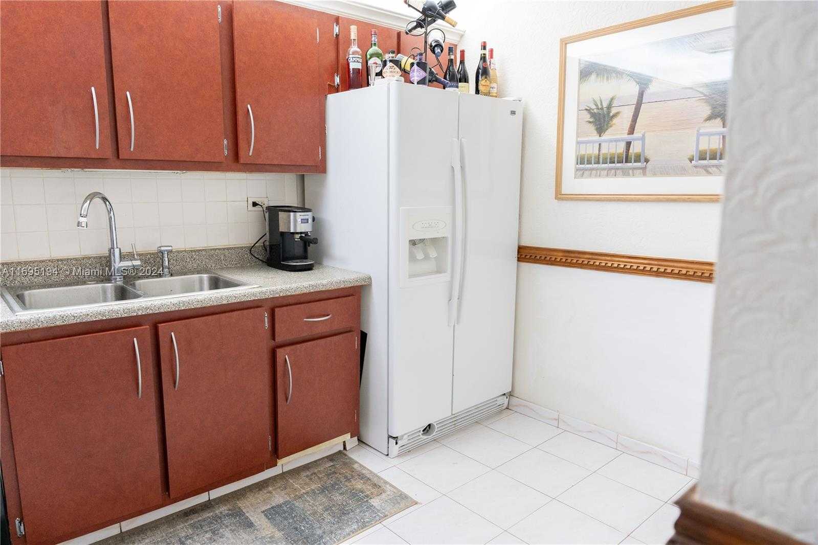 Small Image of 6039 COLLINS AVE #412, Miami Beach Number 20