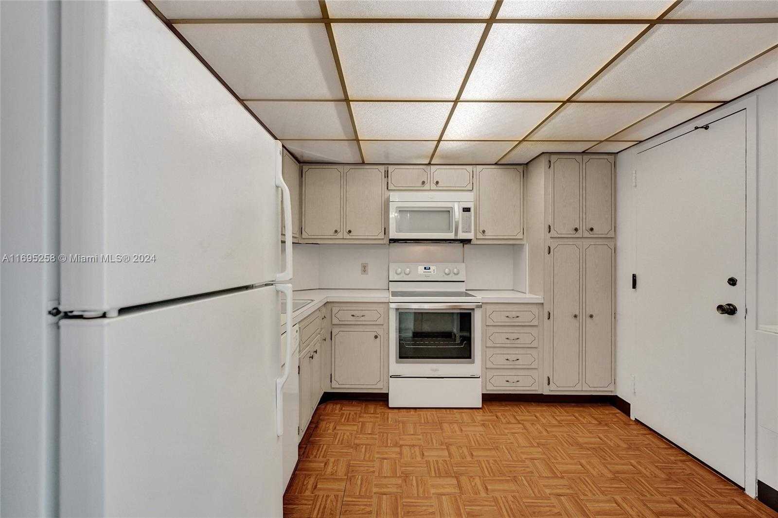 Small Image of 1965 SOUTH OCEAN DR #7K, Hallandale Beach Number 15