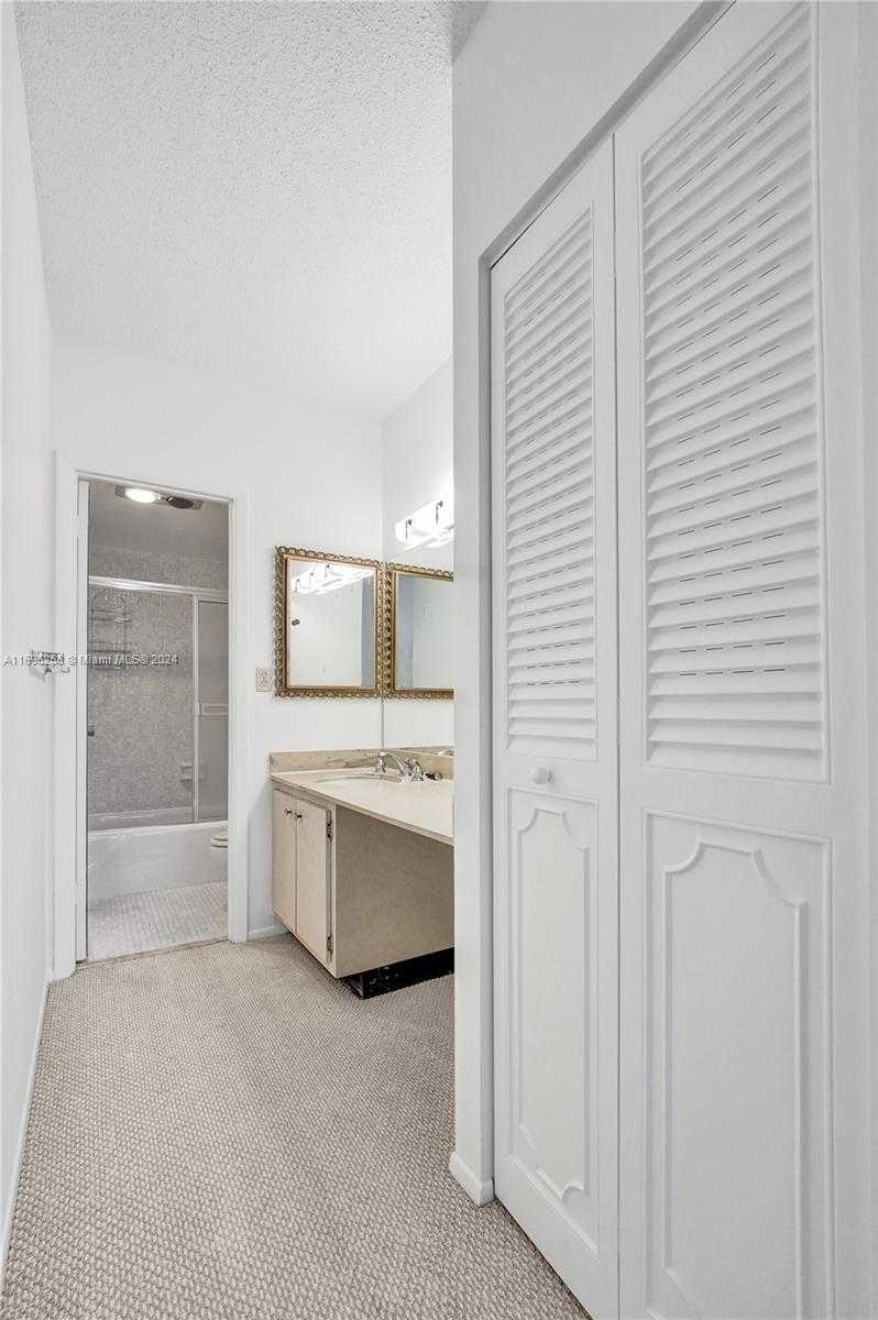 Small Image of 1965 SOUTH OCEAN DR #7K, Hallandale Beach Number 37