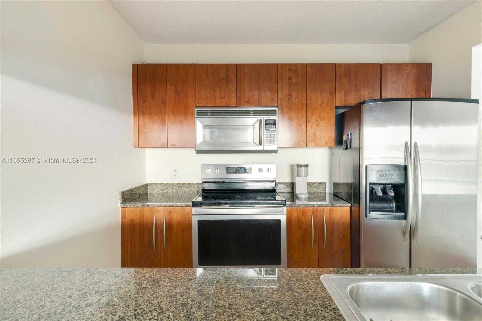 Small Image of 1200 BRICKELL BAY DR #2707, Miami Number 12