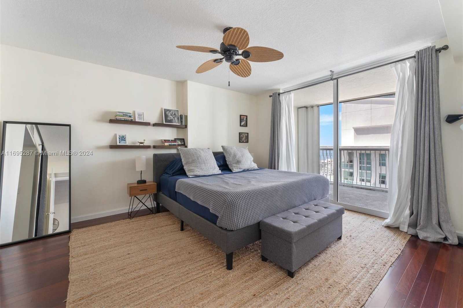 Small Image of 1200 BRICKELL BAY DR #2707, Miami Number 13