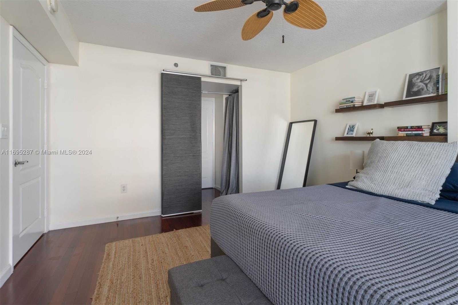 Small Image of 1200 BRICKELL BAY DR #2707, Miami Number 15