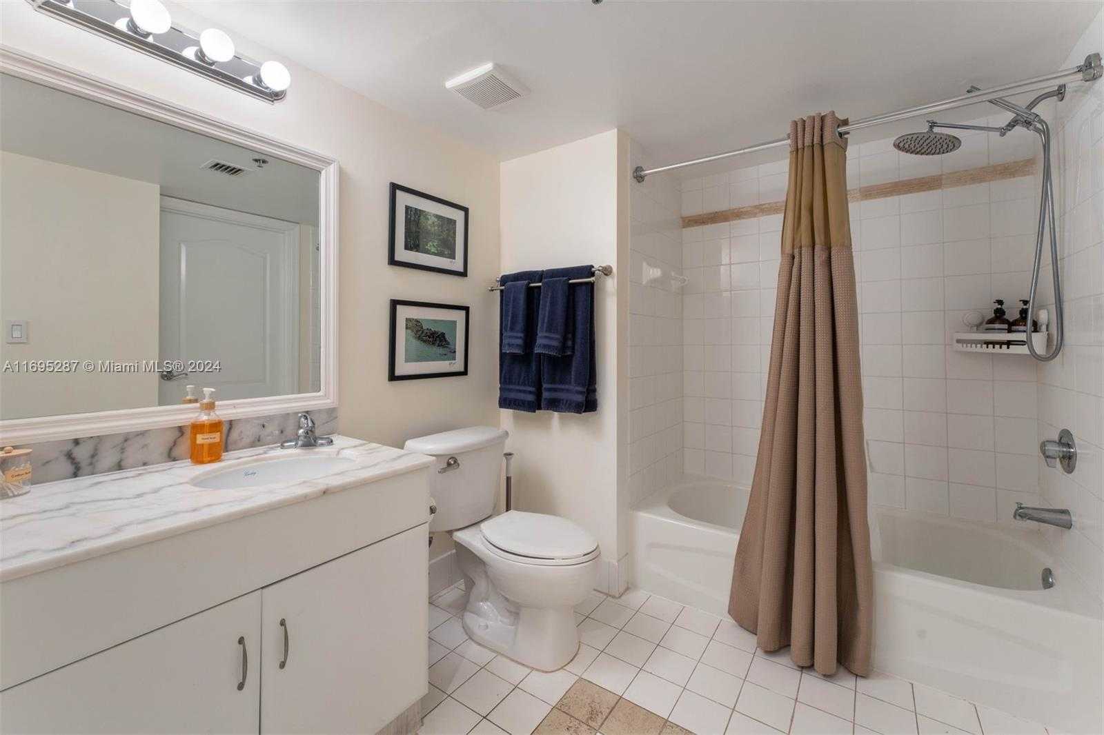 Small Image of 1200 BRICKELL BAY DR #2707, Miami Number 17