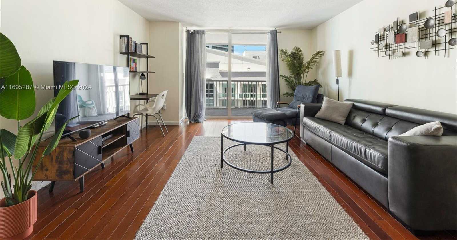 Small Image of 1200 BRICKELL BAY DR #2707, Miami Number 5