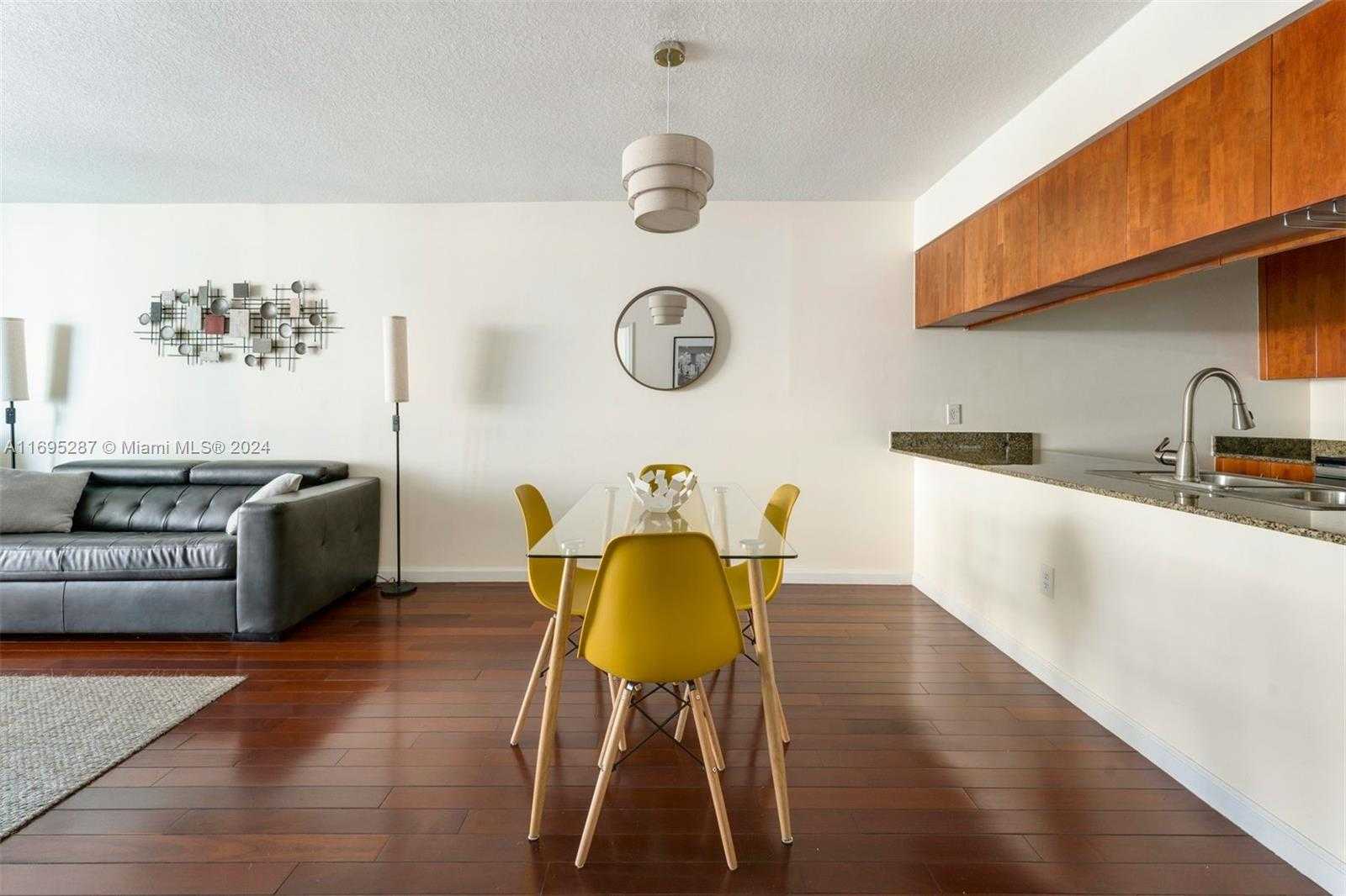Small Image of 1200 BRICKELL BAY DR #2707, Miami Number 9