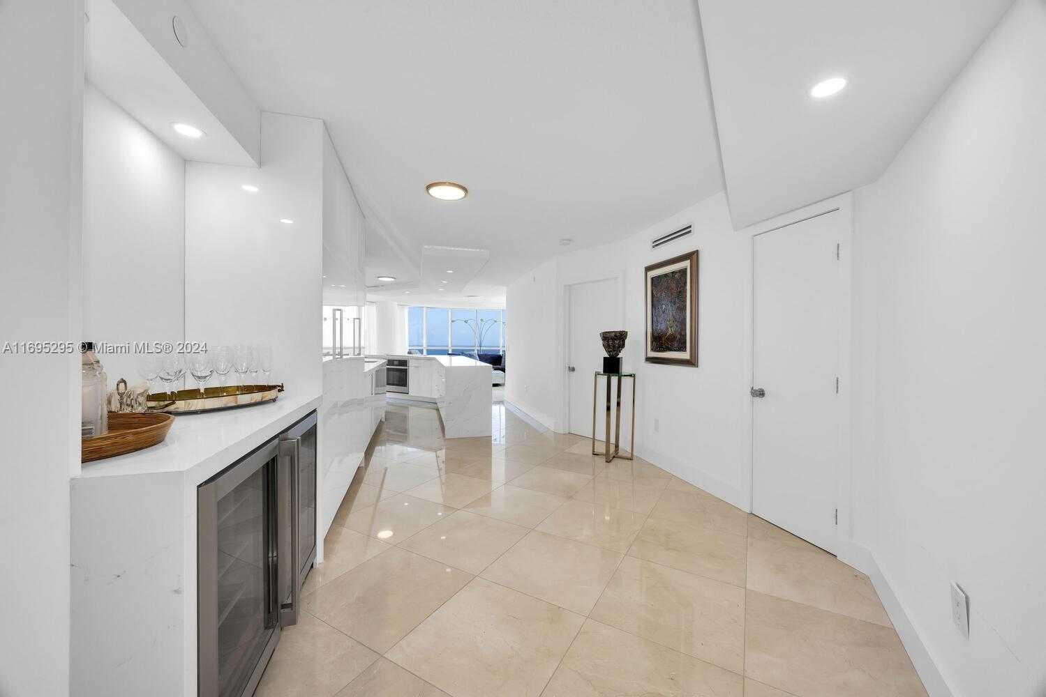 Small Image of 6301 COLLINS AVE #3101, Miami Beach Number 10