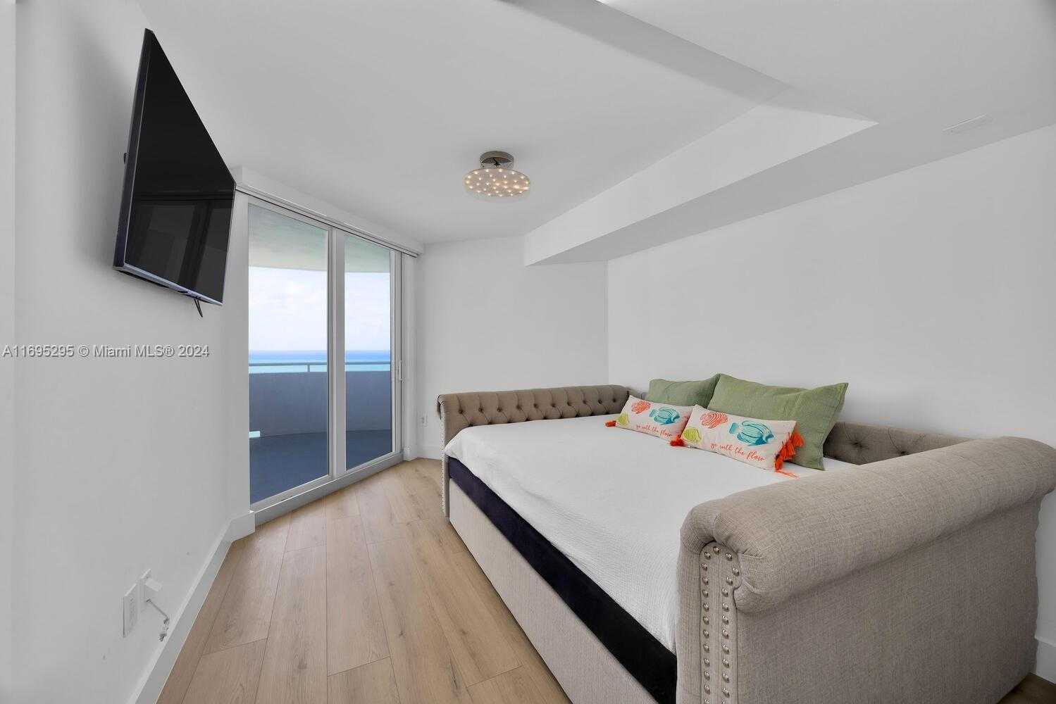 Small Image of 6301 COLLINS AVE #3101, Miami Beach Number 31